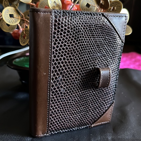 Dooney & Bourke Small Leather Case In Dark Brown - Picture 3 of 4